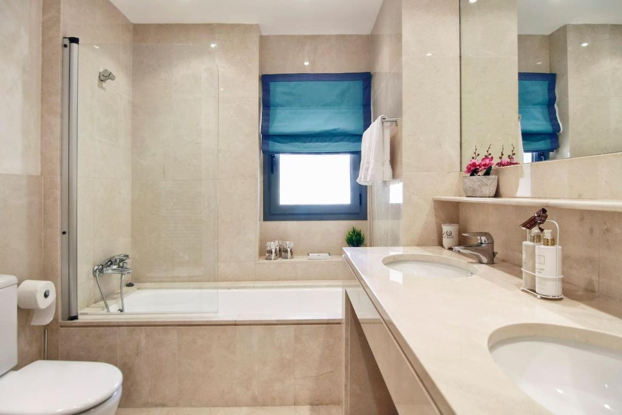 Polo Royale Waterfront Luxury Apt - 3 Terraces And Pool Sotogrande Ngoại thất bức ảnh